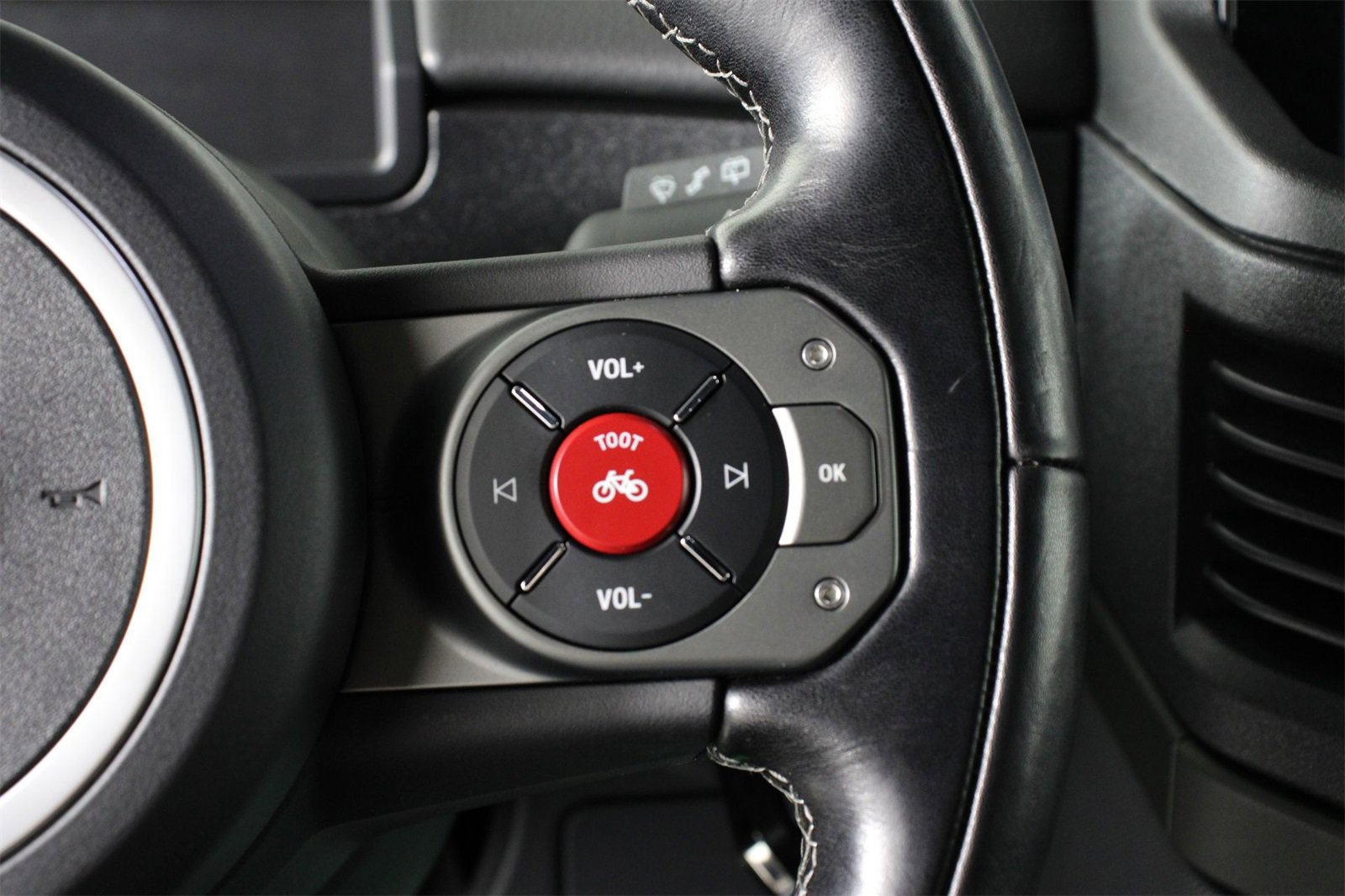 Used 2025 INEOS Grenadier image 14