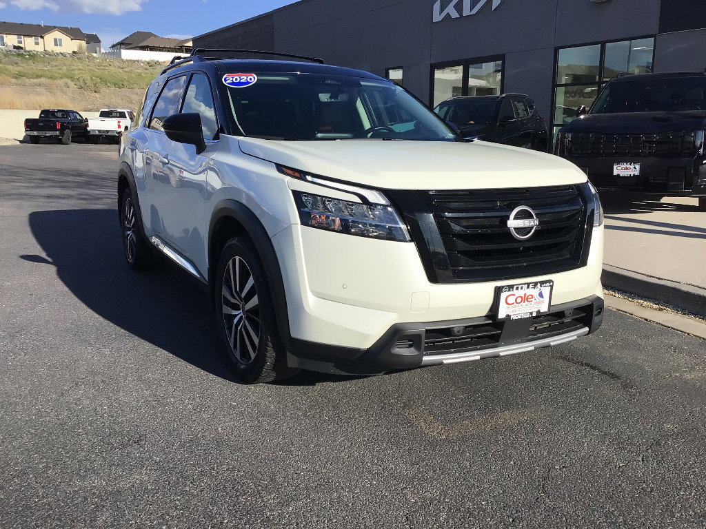 Used 2023 Nissan Pathfinder Platinum w/ Black Appearance Package AWD/4WD image 1