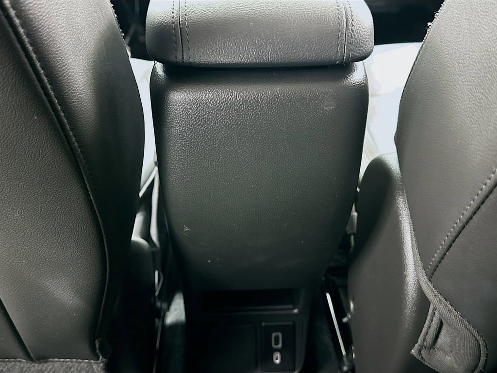 Used 2023 Buick Encore GX Select w/ Sport Touring Package image 26