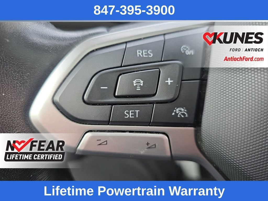 Used 2024 Volkswagen Jetta SE image 29