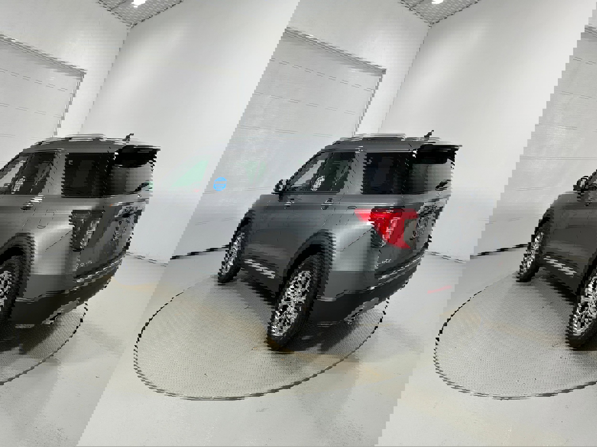 Used 2021 Ford Explorer Limited w/ Equipment Group 301A image 22