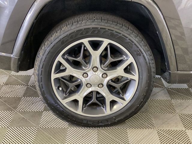 Used 2020 Jeep Grand Cherokee Overland AWD/4WD image 40
