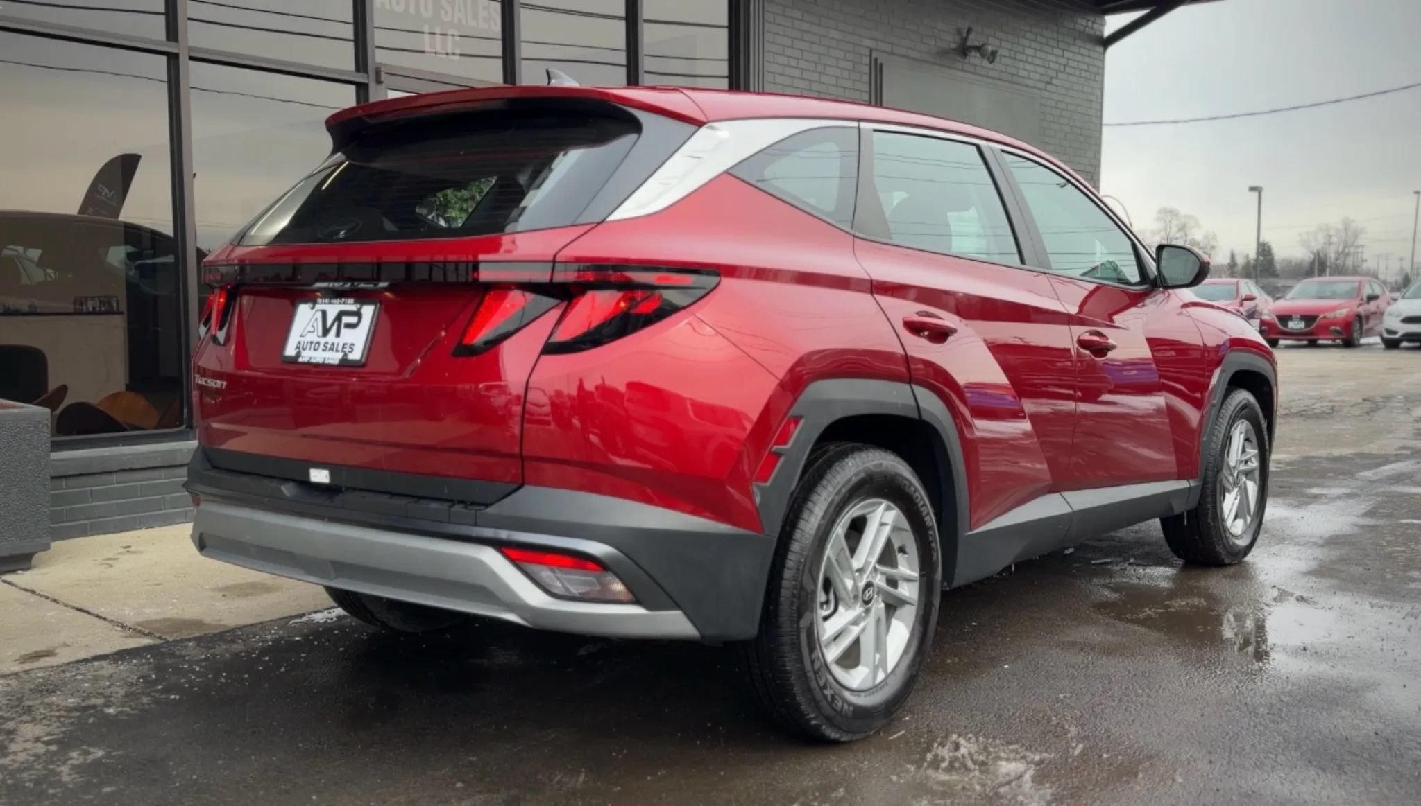 Used 2025 Hyundai Tucson SE FWD image 3