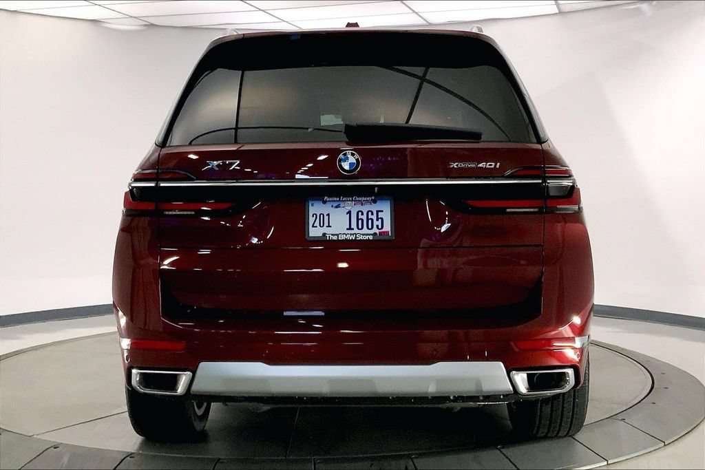 New 2026 BMW X7 xDrive40i w/ Premium Package AWD/4WD image 3