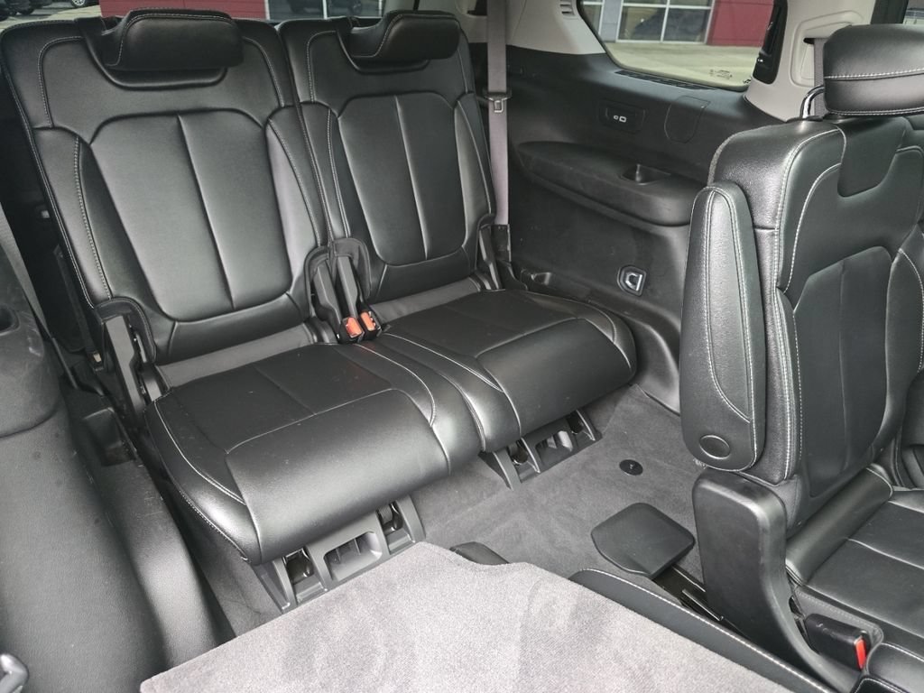 Used 2021 Jeep Grand Cherokee L Limited RWD image 21