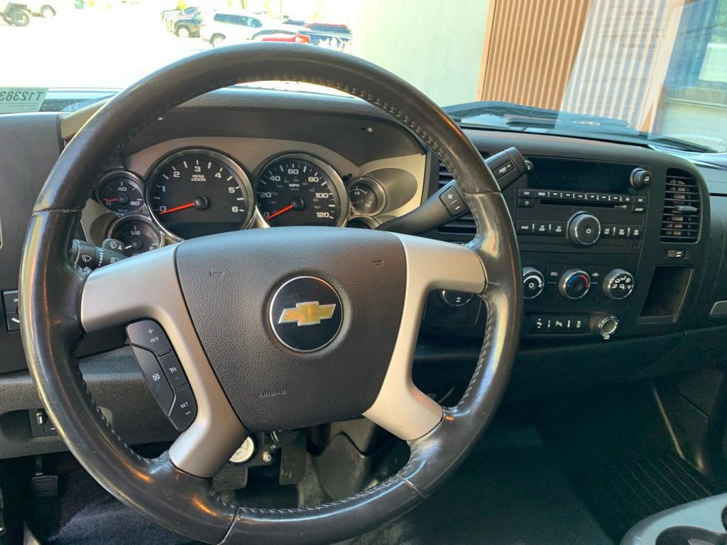 Used 2014 Chevrolet Silverado 2500 LT w/ Convenience Package AWD/4WD image 4