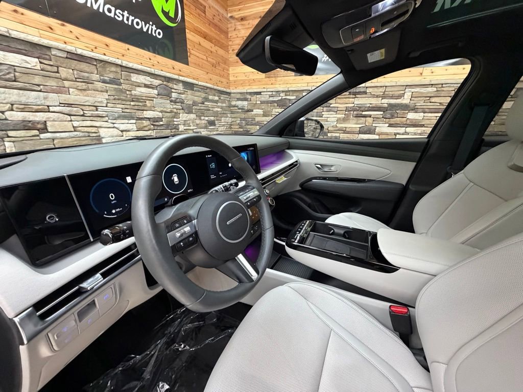 Used 2025 Hyundai Tucson Limited image 10