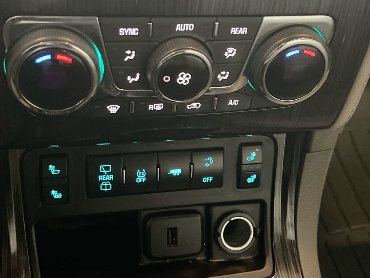 Used 2017 Chevrolet Traverse LT AWD/4WD image 19