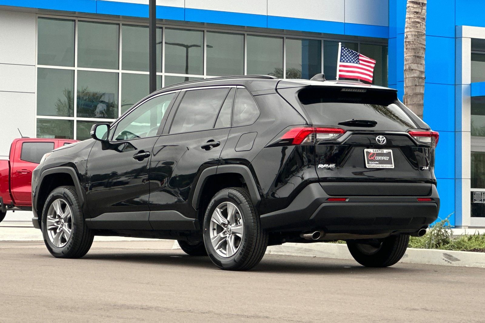 Used 2025 Toyota RAV4 XLE FWD image 6