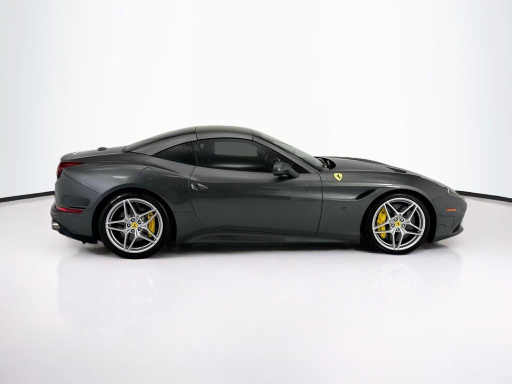 Used 2015 Ferrari California T RWD image 12