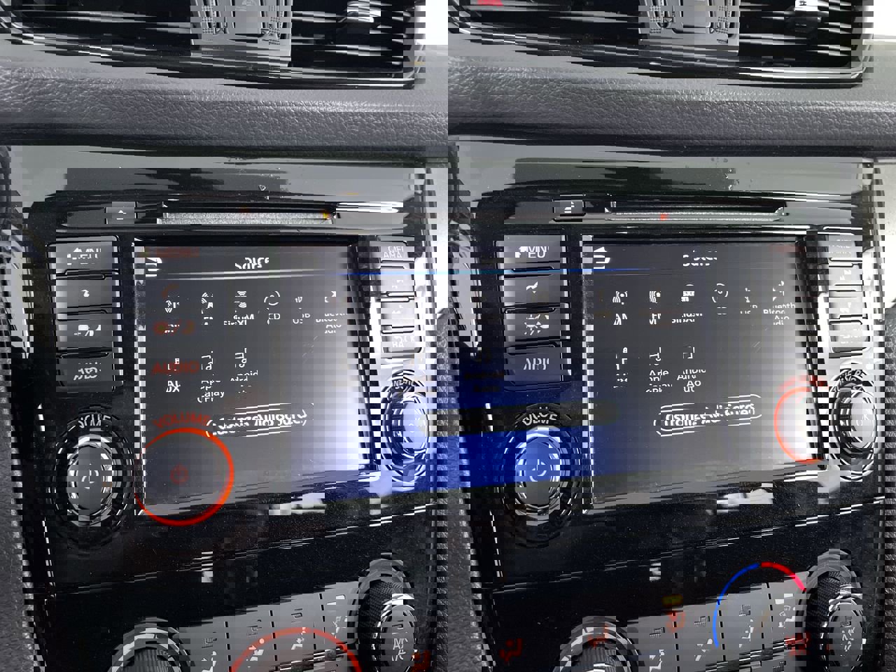 Used 2019 Nissan Rogue Sport S image 14