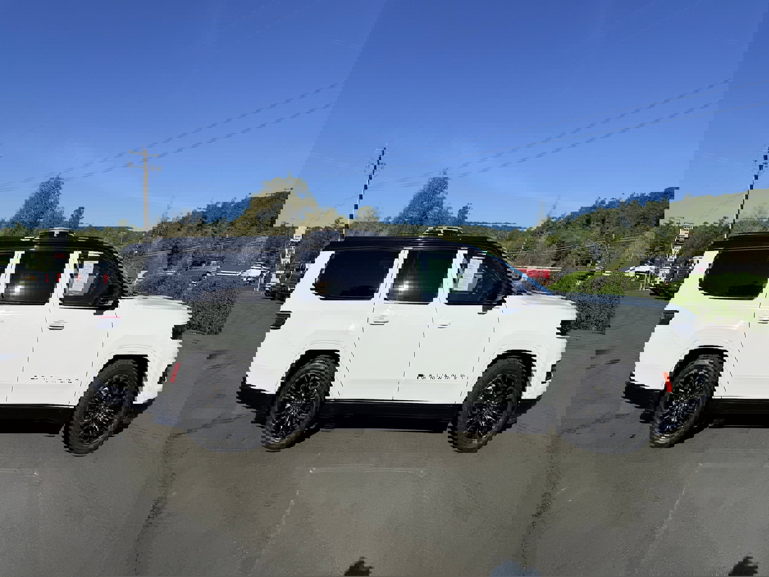 Used 2024 Jeep Grand Wagoneer L Series II w/ Quick Order Packagew 28T image 5