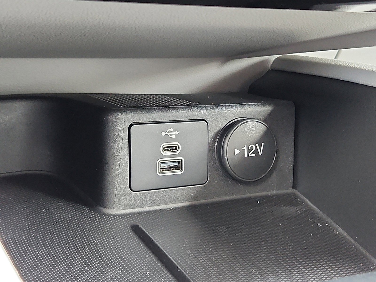 New 2025 Ford Escape SE image 20