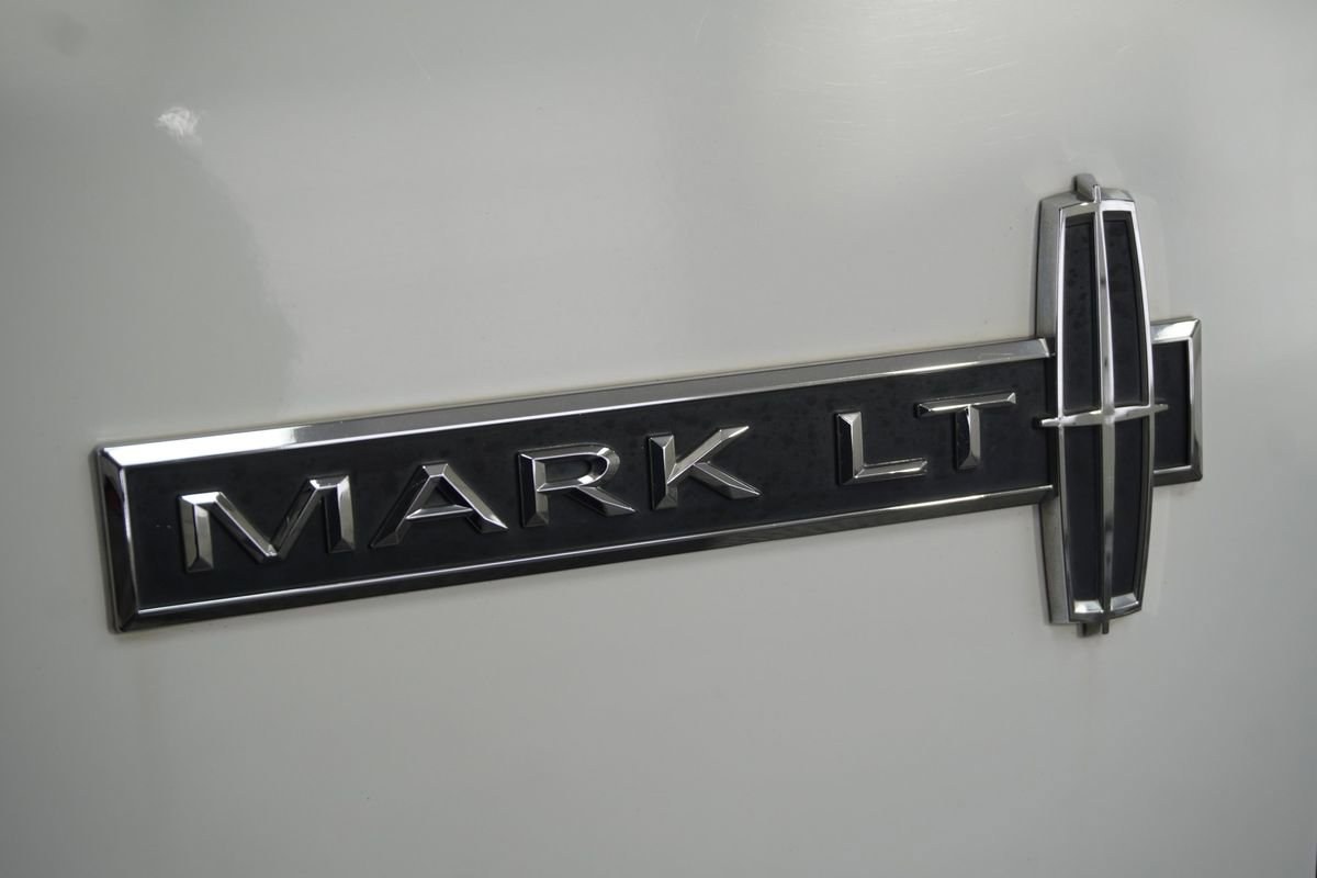 Used 2007 Lincoln Mark LT 4x4 image 21