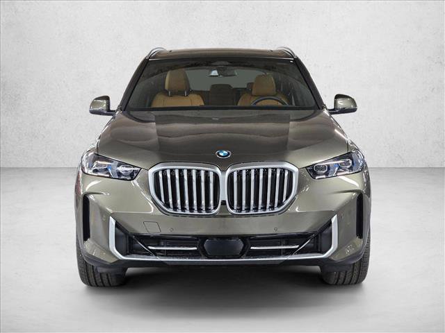 Used 2026 BMW X5 xDrive40i w/ Parking Assistance Package AWD/4WD image 2