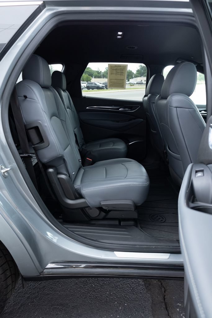 Used 2023 Buick Enclave Essence w/ Sport Touring Edition FWD image 21
