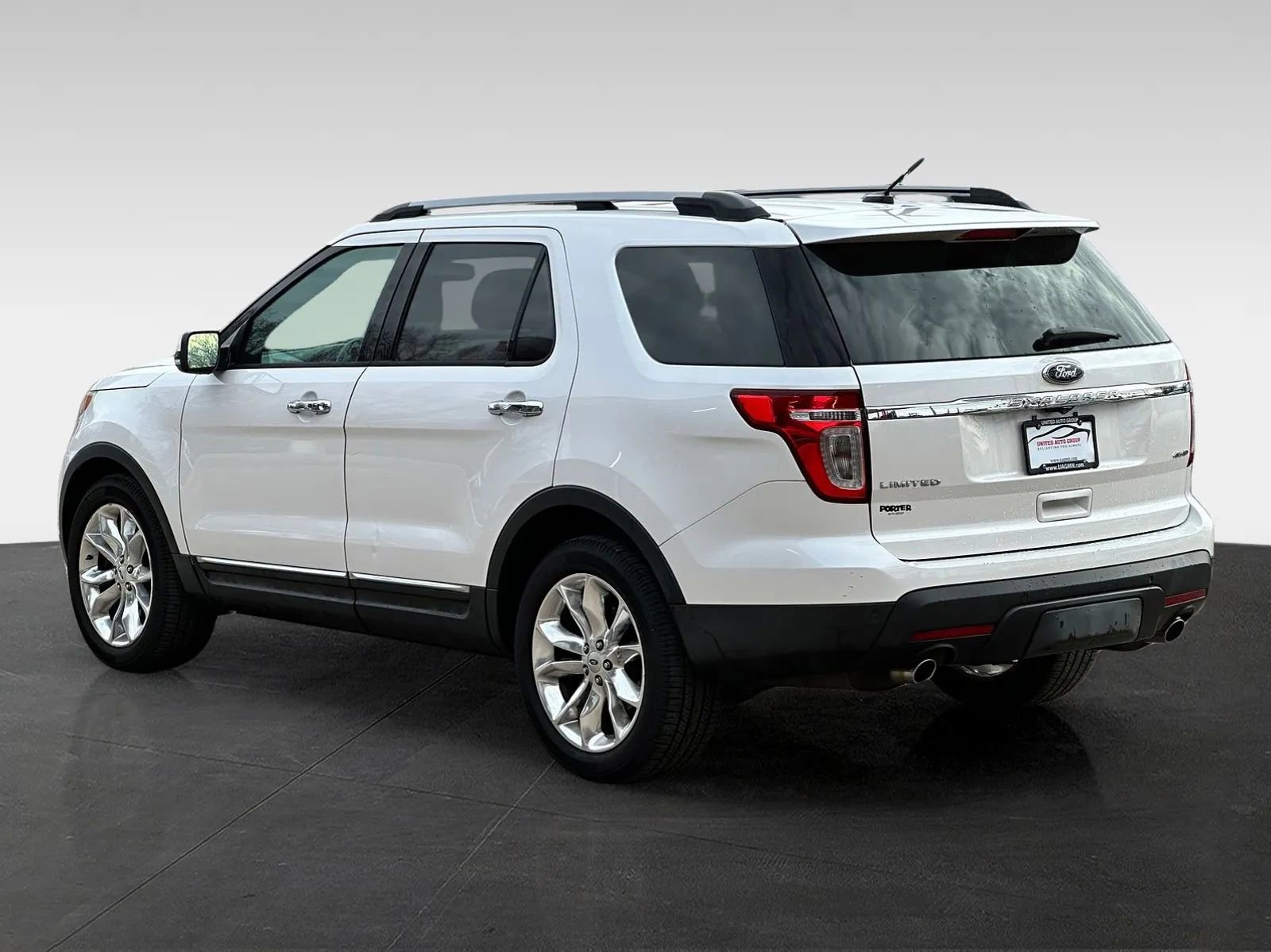 Used 2015 Ford Explorer Limited w/ Equipment Group 302A AWD/4WD image 5