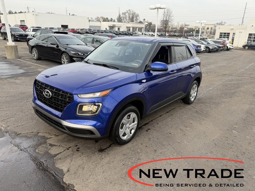 Used 2020 Hyundai Venue SE image 1