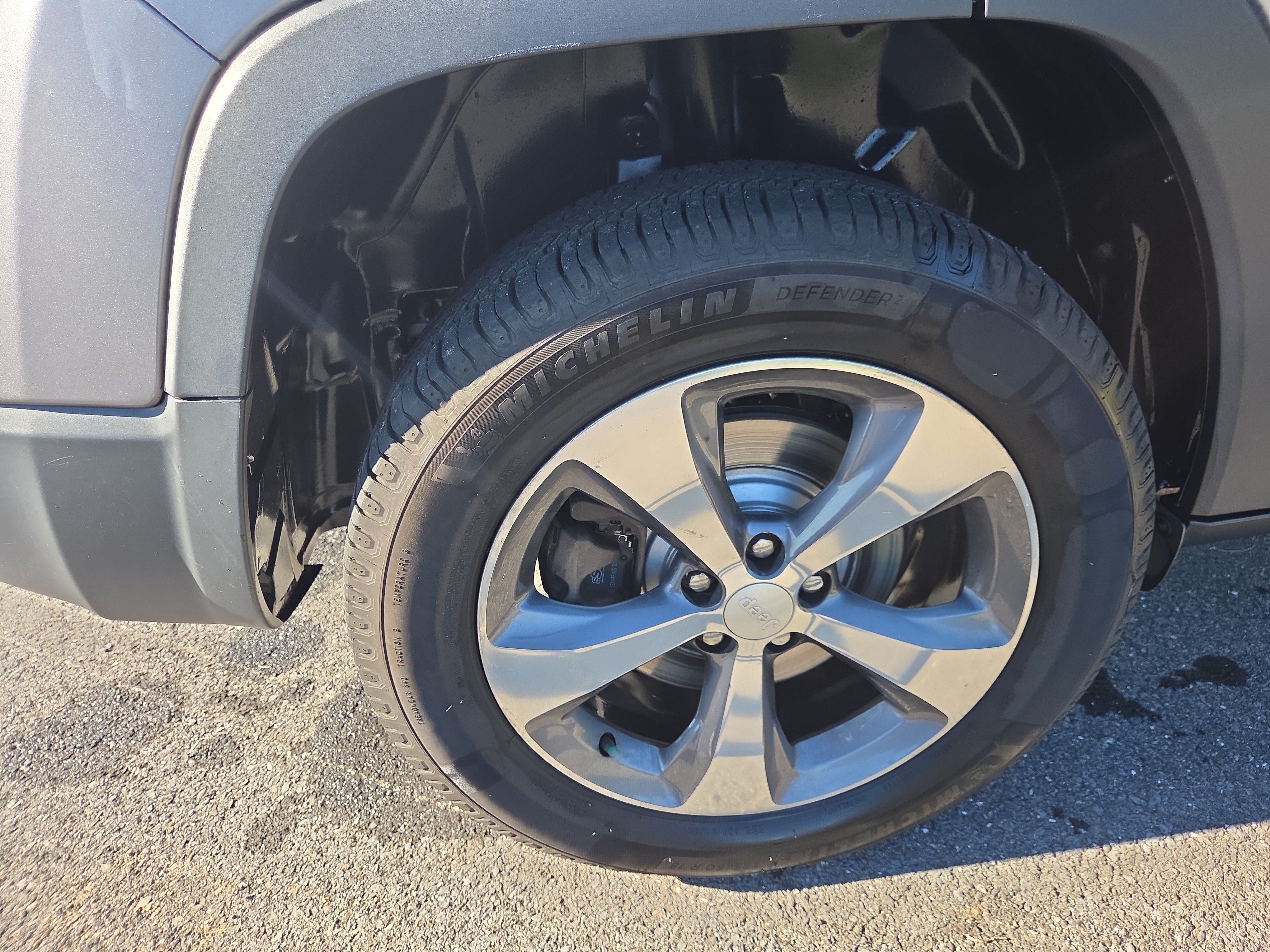 Used 2019 Jeep Cherokee Limited AWD/4WD image 29