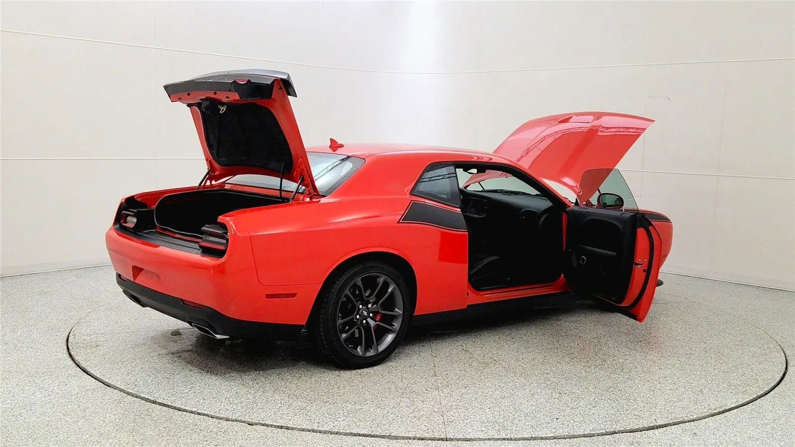 Used 2023 Dodge Challenger R/T w/ Plus Package image 12