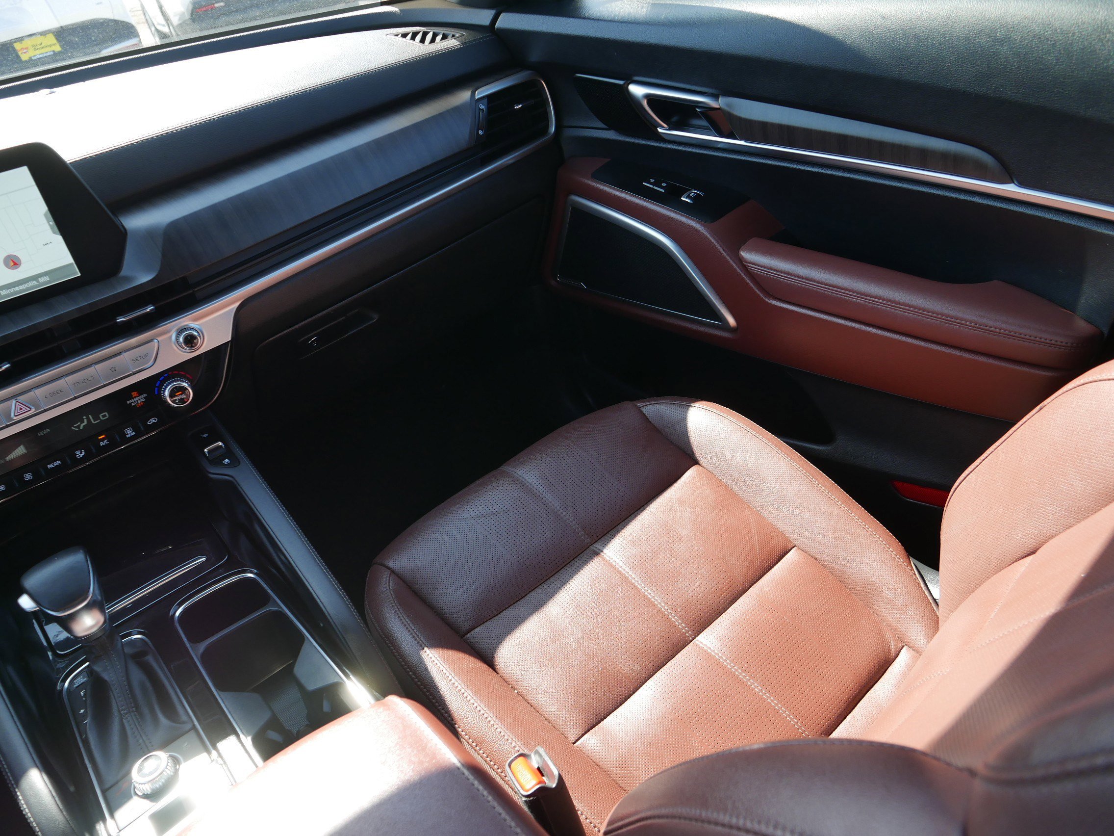 Used 2023 Kia Telluride EX w/ EX Captain's Chair Package image 11