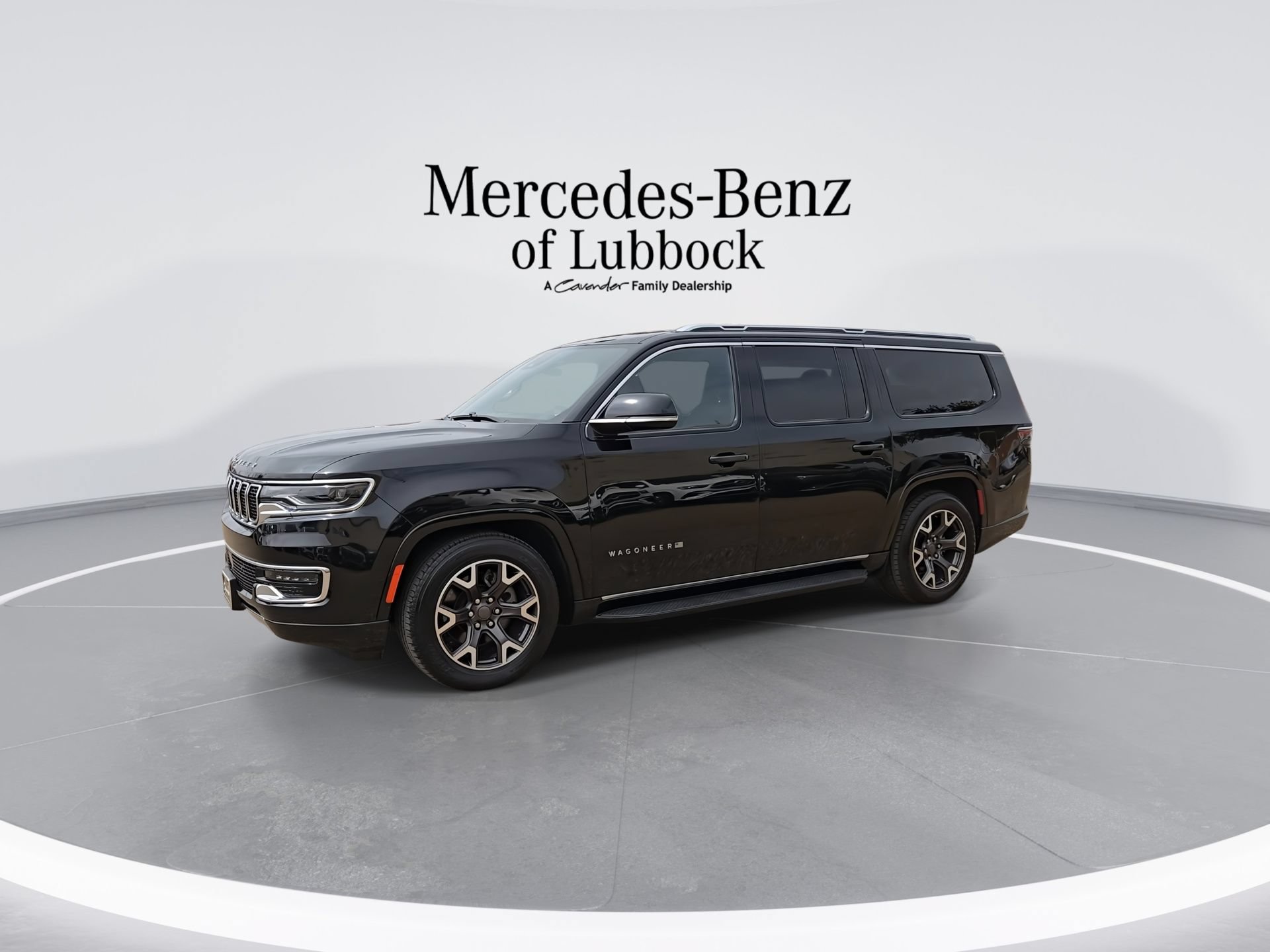 Used 2024 Jeep Wagoneer L Series III w/ Flexible Seating Group AWD/4WD image 5