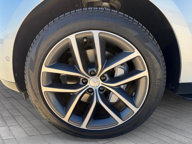 Used 2024 Land Rover Range Rover SE AWD/4WD image 9