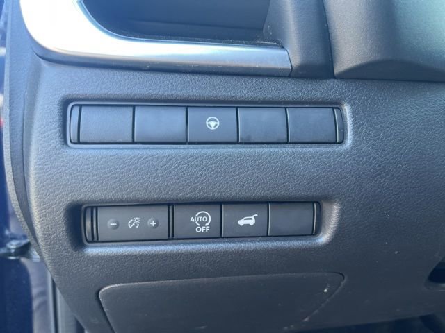 Used 2024 Nissan Rogue SV w/ SV Premium Package image 14