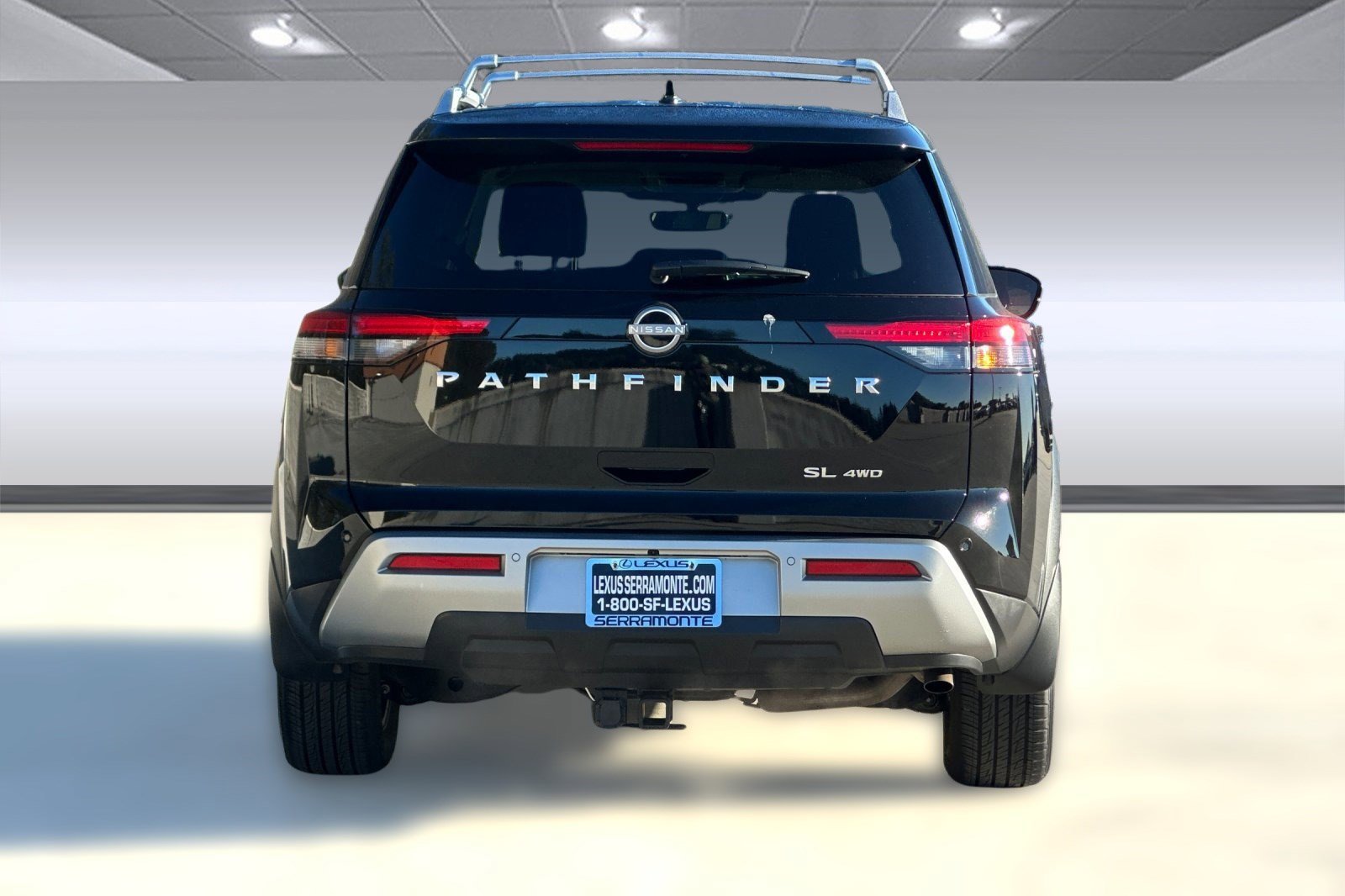 Used 2024 Nissan Pathfinder SL image 10