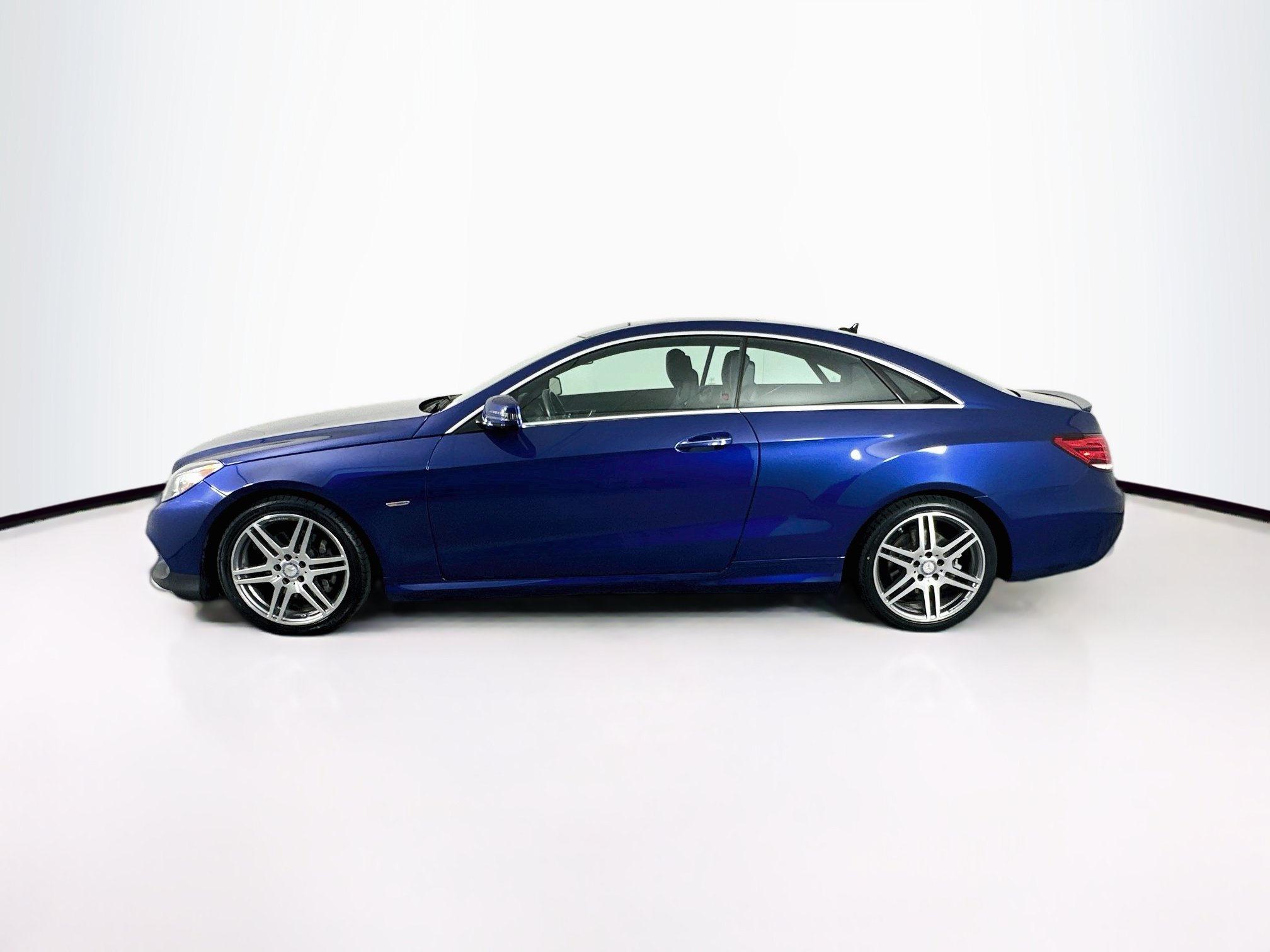 Used 2017 Mercedes-Benz E 400 Coupe image 4