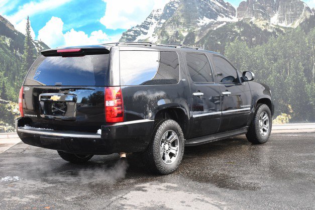 Used 2013 Chevrolet Suburban LTZ image 3