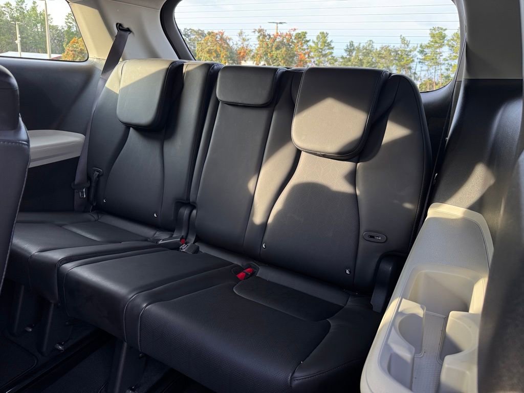 Used 2024 Kia Carnival LX image 27