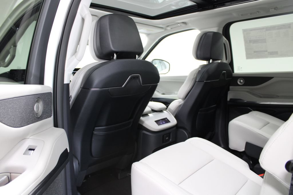 New 2026 Lincoln Navigator L Reserve AWD/4WD image 29