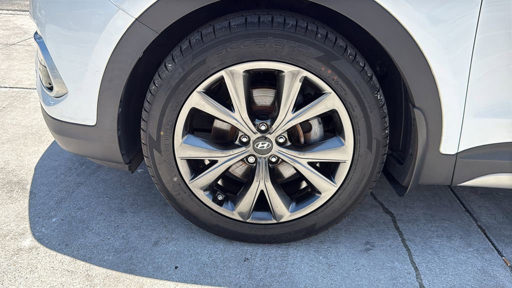 Used 2018 Hyundai Santa Fe Sport w/ 2.0T Ultimate Tech Package 05 FWD image 11