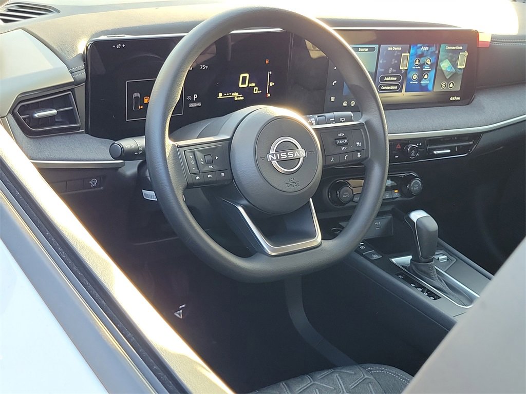 New 2026 Nissan Kicks SV image 4