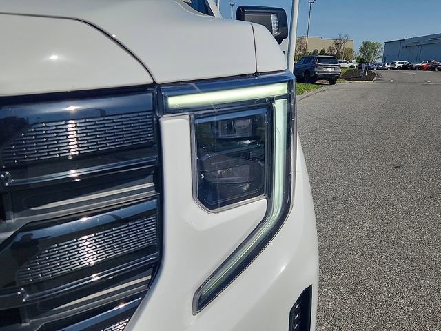Used 2024 GMC Sierra 1500 Elevation w/ Preferred Package AWD/4WD image 9