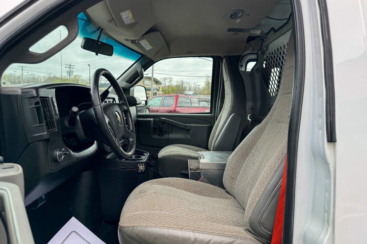 Used 2020 Chevrolet Express 2500 w/ Driver Convenience Package RWD image 20