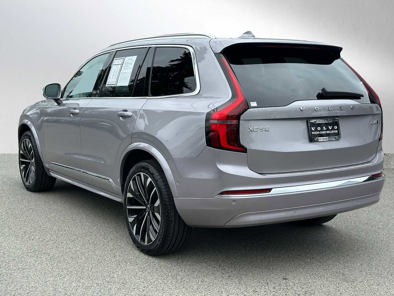Used 2026 Volvo XC90 B6 Plus w/ Protection Package Premier AWD/4WD image 5
