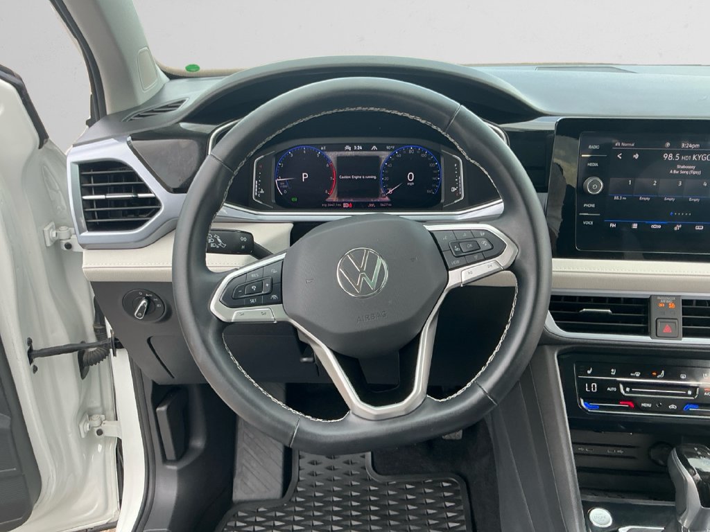 Used 2025 Volkswagen Taos SEL w/ Taos Adventure Package (SXB) AWD/4WD image 12