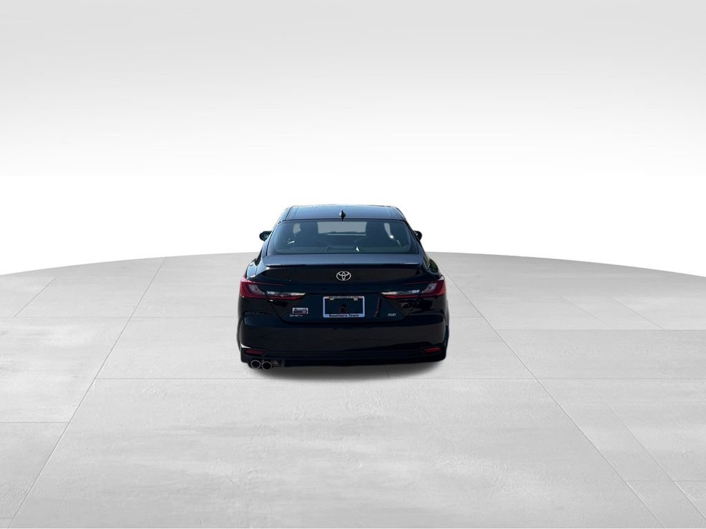 Used 2025 Toyota Camry SE FWD image 5