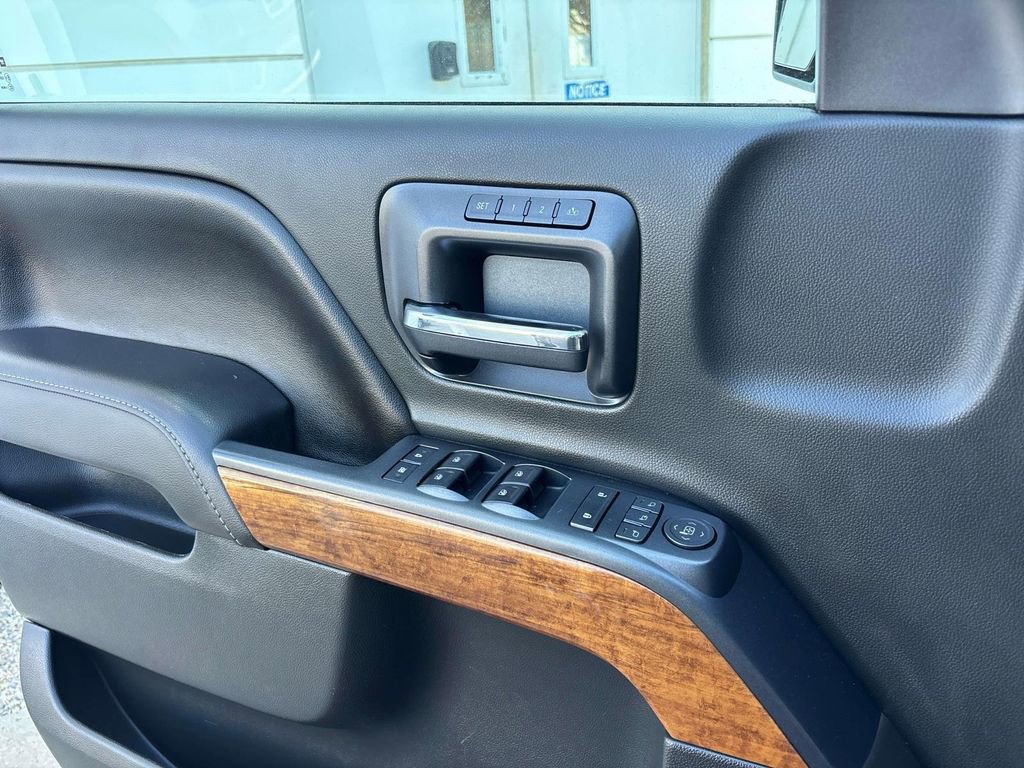 Used 2017 Chevrolet Silverado 1500 High Country image 18