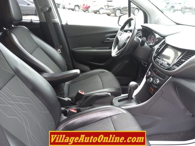 Used 2019 Chevrolet Trax LT w/ LT Convenience Package FWD image 29