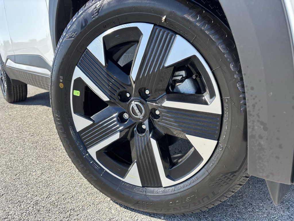 New 2026 Nissan Kicks SV w/ SV Premium Package AWD/4WD image 8