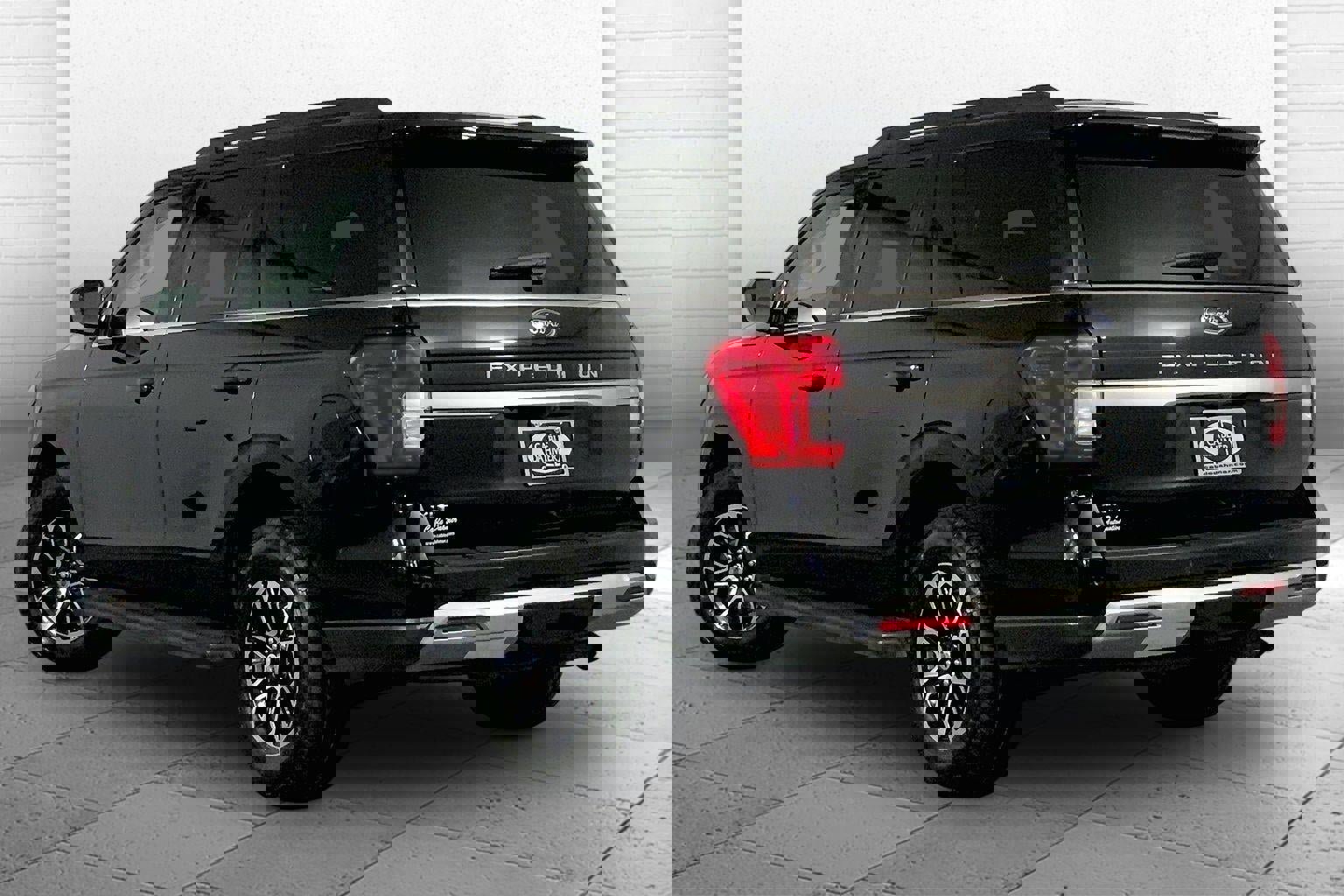 Used 2024 Ford Expedition XLT AWD/4WD image 11