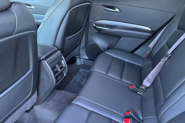 Used 2024 Cadillac XT4 Premium Luxury image 14