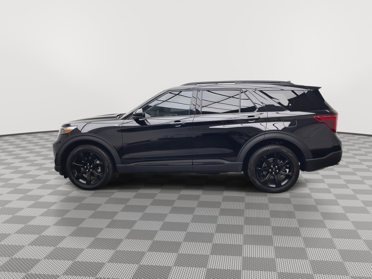 Used 2024 Ford Explorer ST-Line w/ Class IV Trailer Tow Package AWD/4WD image 43