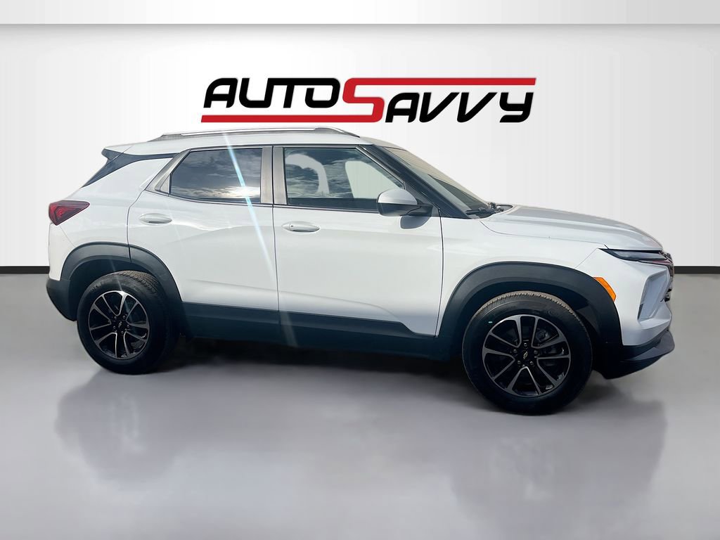 Used 2024 Chevrolet TrailBlazer LT w/ LT Cold Weather Package FWD image 8