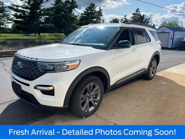 Used 2023 Ford Explorer XLT w/ XLT Sport Appearance Package AWD/4WD image 10