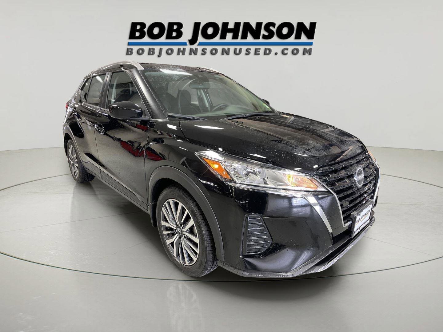 Used 2023 Nissan Kicks SV image 1