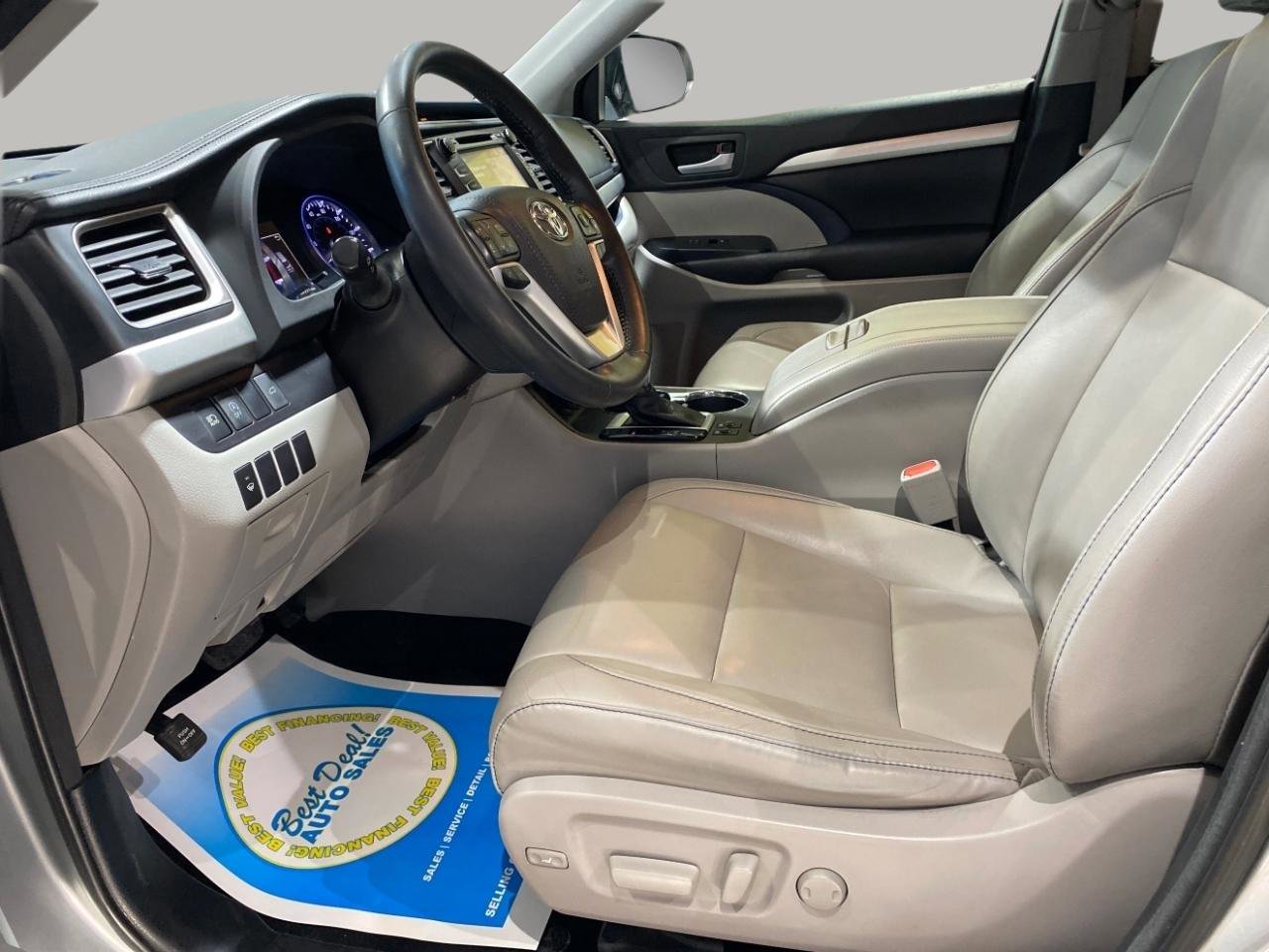 Used 2017 Toyota Highlander XLE image 19